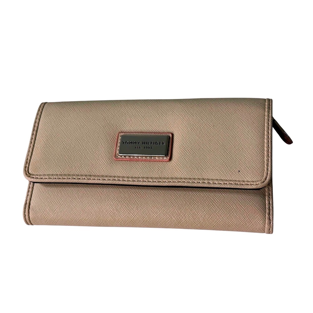 Tommy Hilfiger Tan Saffiano Faux Leather Tri-Fold Wallet Silver Logo Plaque